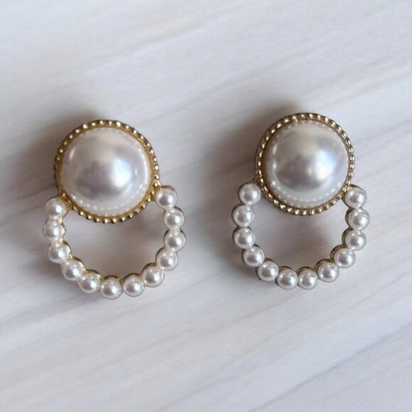 Elegant Pearl Ivory Women Round Earrings - Picture 1 of 7
